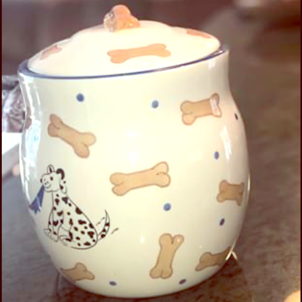 New Dog Treat Canister. Perfect for your pooch 🐶